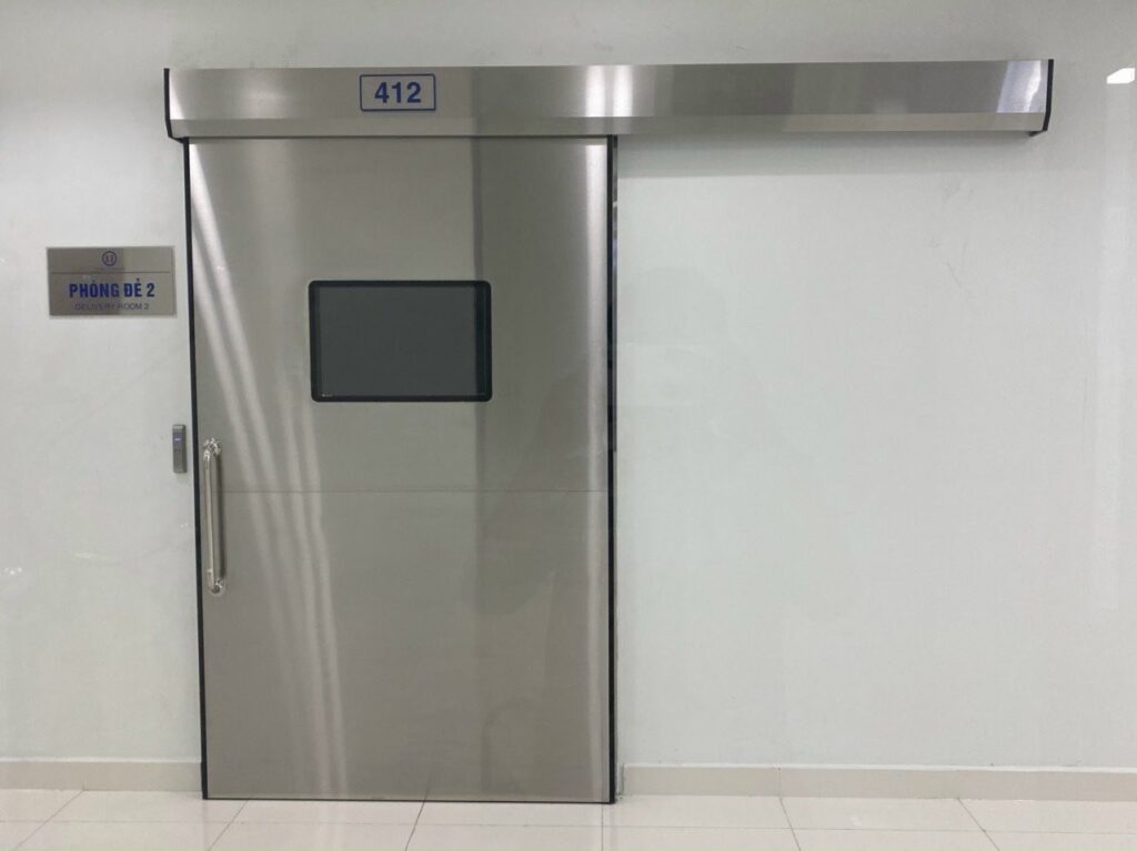 Cửa tự động cho phòng khám đa khoa